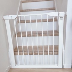 【取引中】子供用品 転落防止 侵入防止 ベビーゲート ベビーフェンス