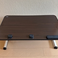 パソコンデスクの画像