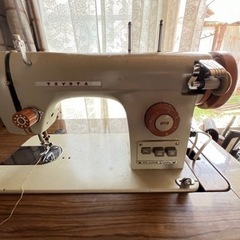 トヨタ　アンティークミシンの画像