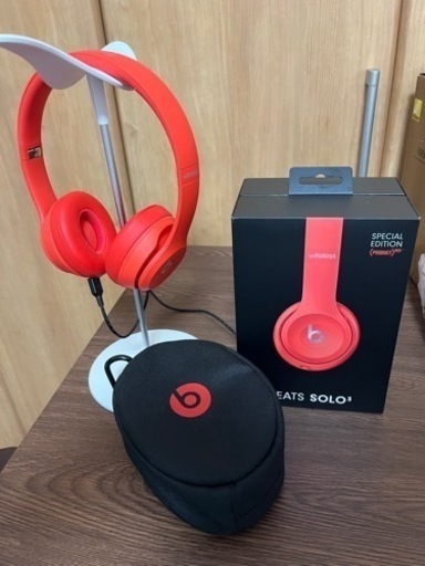 1回使用のみ　　Beats SOLO3 赤　➕スタンド付