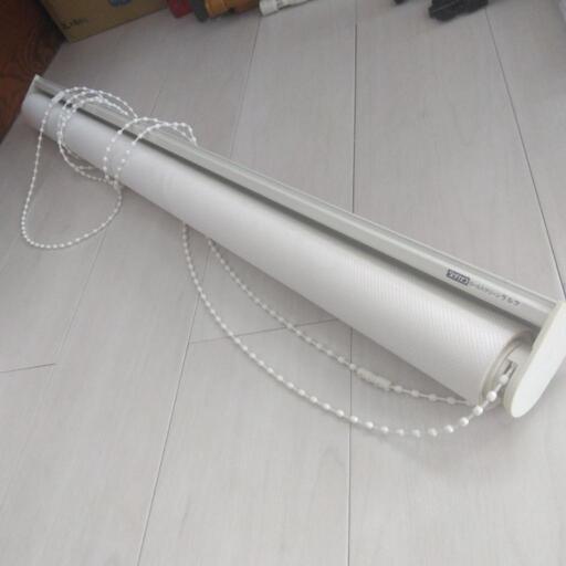 立川ロールスクリーン(美品）