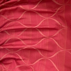 カーテン　赤　４枚　カーテン止め付の画像