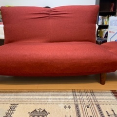 ニトリ 2人掛けソファ 赤の画像