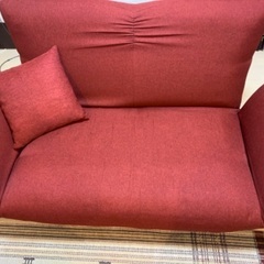 ニトリ 2人掛けソファ 赤の画像
