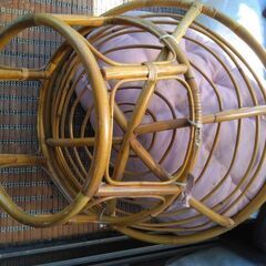 【お譲り済】カゴ製丸椅子　差し上げます！の画像