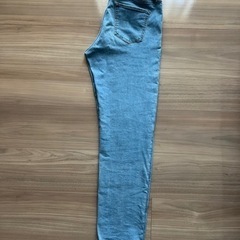 UNIQLOダメージジーンズ160の画像