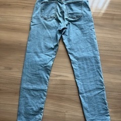 UNIQLOダメージジーンズ160の画像