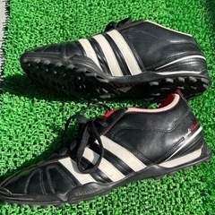 美品 adidas サッカーシューズ フットサルシューズ adiQuestraの画像
