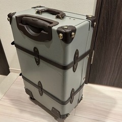 キャリーケース　グレー　1人用