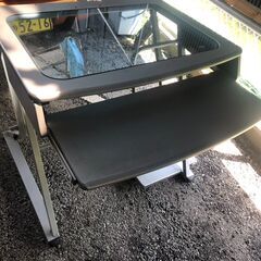 パソコン用テーブルの画像