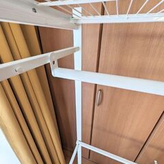 キャスター付き折りたたみハンガーラック(組み立て不要)の画像