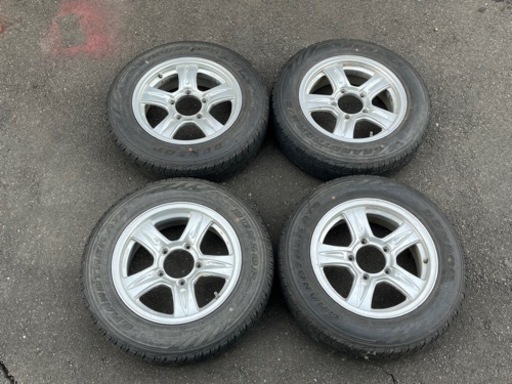 車のパーツ タイヤ、ホイール