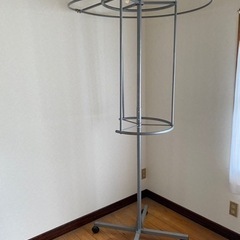 円状ハンガーラック