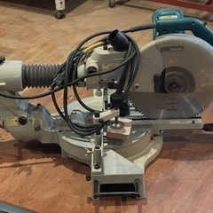 Makita マキタスライドマルノコLS1211の画像
