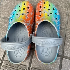 クロックスサンダル
