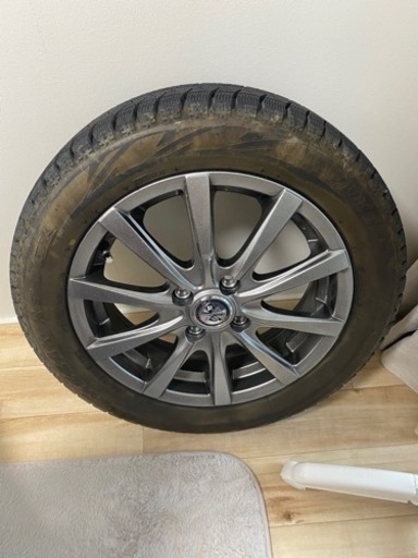 車のパーツ タイヤ、ホイール