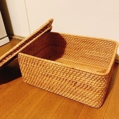 【無印良品】重なるラタン　長方形バスケット・中　フタ付き　の画像