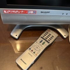 車載用やキャンピングカー、ちょっとしたスペースに設置可能なコンパクトサイズ！！SHARPシャープAQUOSアクオス13インチ液晶テレビLC-13SX7の画像