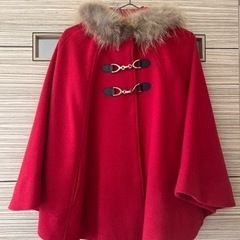 【ほぼ新品】クレデゾーン リアルファーバックルポンチョ、レッド、...