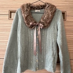【ほぼ新品】カーディガン、グリーン、axes femmeアクシー...