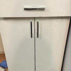 家具　食器棚　靴箱　用途多様