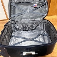 Burberryスーツケースの画像