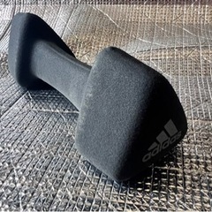 adidas鉄アレイの画像