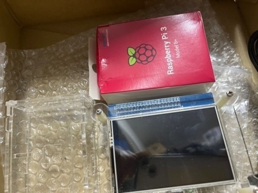 【お渡し先決まりました】ラズベリーパイ3B＋　アクリルケース　小型モニター　通信ケーブル　OSデータカードのセット