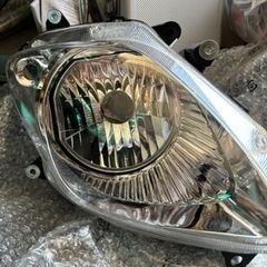 ホンダ フォルツァ　MF08前期　純正ヘッドライト R 右の画像