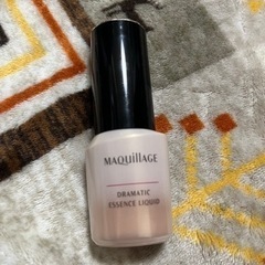 マキアージュ　ドラマティックエッセンスリキッド