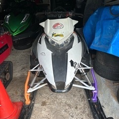 スノーモービル