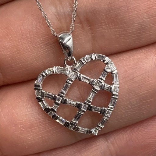 K18WG ダイヤモンドネックレス　0.5ct 3.7g ハートネックレス