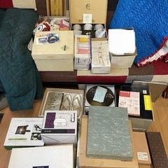 食器、タオル、バッグ、花瓶、骨董、カメラ、双眼鏡　　　雑貨まとめ