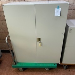 キャビネット2点セット 両開き 引き出し オフィス家具 棚 鍵付きの画像