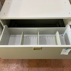 キャビネット2点セット 両開き 引き出し オフィス家具 棚 鍵付きの画像
