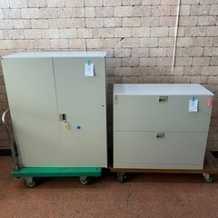 キャビネット2点セット 両開き 引き出し オフィス家具 棚 鍵付き