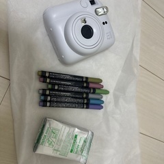 【使用1日のみ】チェキ　instax mini12 フィルムペンセット