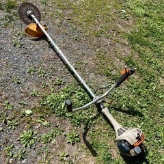 刈り払い機　
