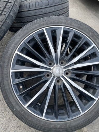 車のパーツ タイヤ、ホイール