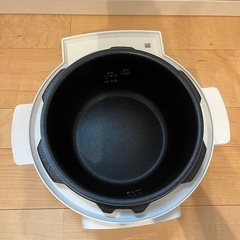 アイリスオーヤマ　IRIS OHYAMA 電気圧力鍋2.2Lの画像
