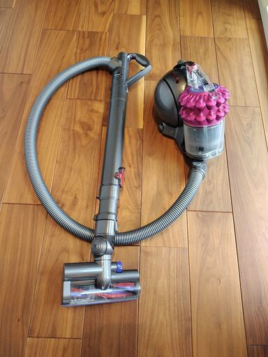 ダイソン掃除機　ＤＣ６３とアタッチメント５種
