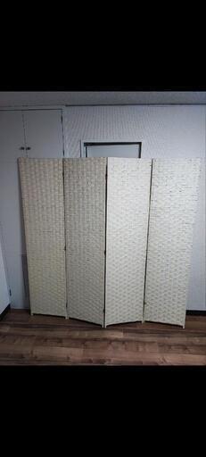 ①パーティション（White）