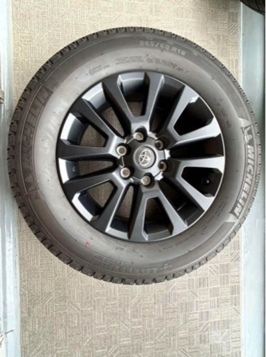 車のパーツ タイヤ、ホイール