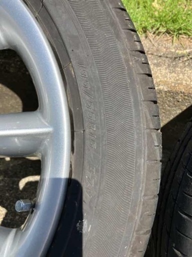 車のパーツ タイヤ、ホイール