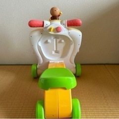 【大幅値下げ】アンパンの推しグルマと幼児用クルマのツーウェイ　子ども　玩具　の画像