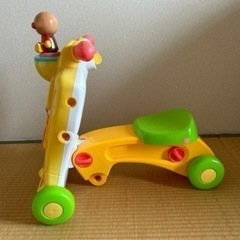 【大幅値下げ】アンパンの推しグルマと幼児用クルマのツーウェイ　子ども　玩具　の画像