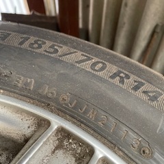 車のパーツ タイヤ、ホイールの画像