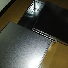 同じ大きさのシルバー入れ物（缶）