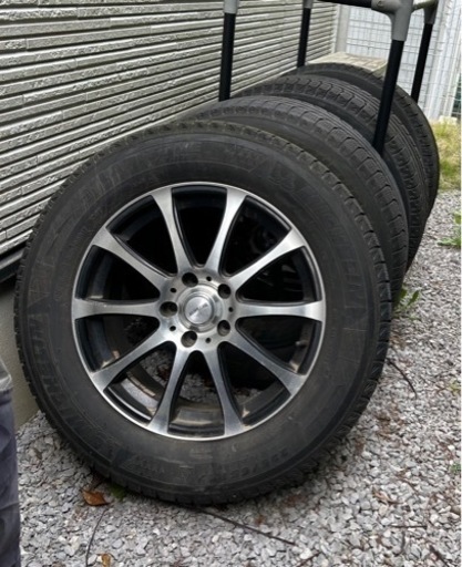 車のパーツ タイヤ、ホイール