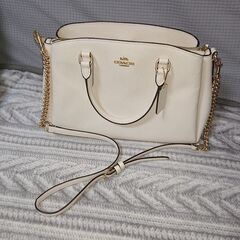 Coach コーチ ショルダーストラップ付きバッグ ホワイト白の画像